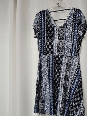 Bobbie Brooks Blue and White Backless Patterned Dress